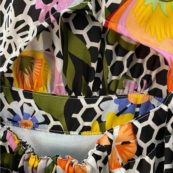 Bar 111 Sheer Floral print dress L. w/lining.  4 button back closure w/open back - Picture 8 of 9